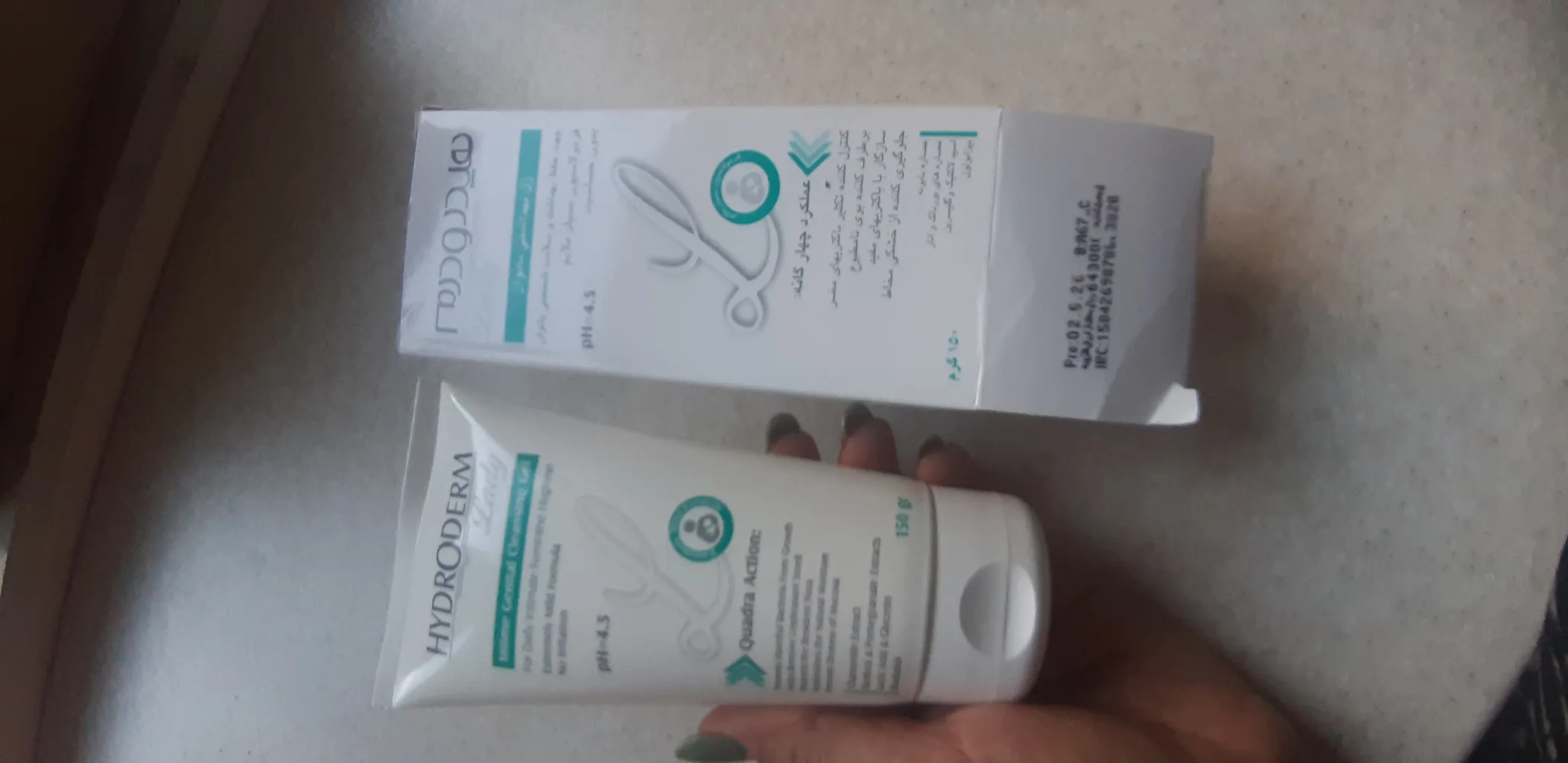 ژل بهداشتی بانوان هیدرودرم سری Quadra Action حجم 150 میلی لیتر