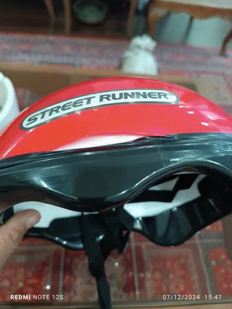 اسکیت کفشی استریت رانر مدل ۰۰۲ به همراه کلاه و لوازم ایمنی اسکیت