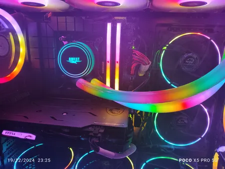 رم دسکتاپ DDR5 دو کاناله 6200 مگاهرتز CL36 کورسیر مدل VENGEANCE RGB ظرفیت 32 گیگابایت