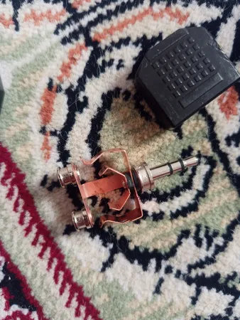 مبدل 1 به 2 AUX مدل AU-12