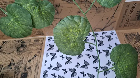 گل مصنوعی مدل ریسه انگور کد PAL-4040 بسته 2 عددی