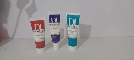 کرم روشن کننده صورت درمالیفت مدل Melalift مناسب انواع پوست حجم 40 میلی لیتر