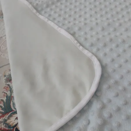 پتو نوزادی مدل دورپیچ کلاهدار سایز 70×70 سانتی متر