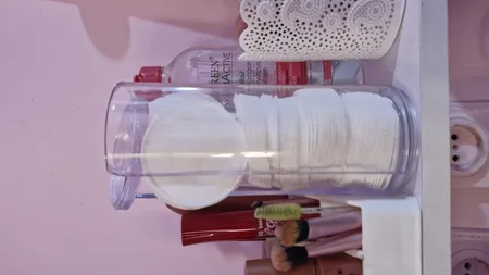 استند لوازم آرایشی مدل M