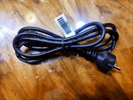 کابل برق سه پین منبع تغذیه کامپیوتر مدل TUR 16A power طول 1.5 متر