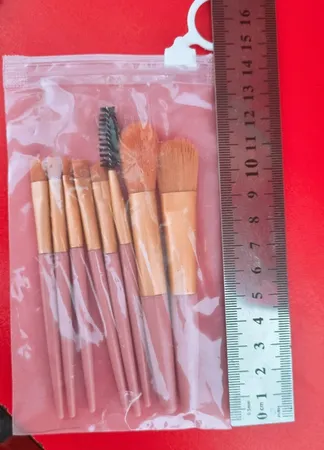 برس آرایشی مدل نئونی کد a-700 مجموعه 8 عددی