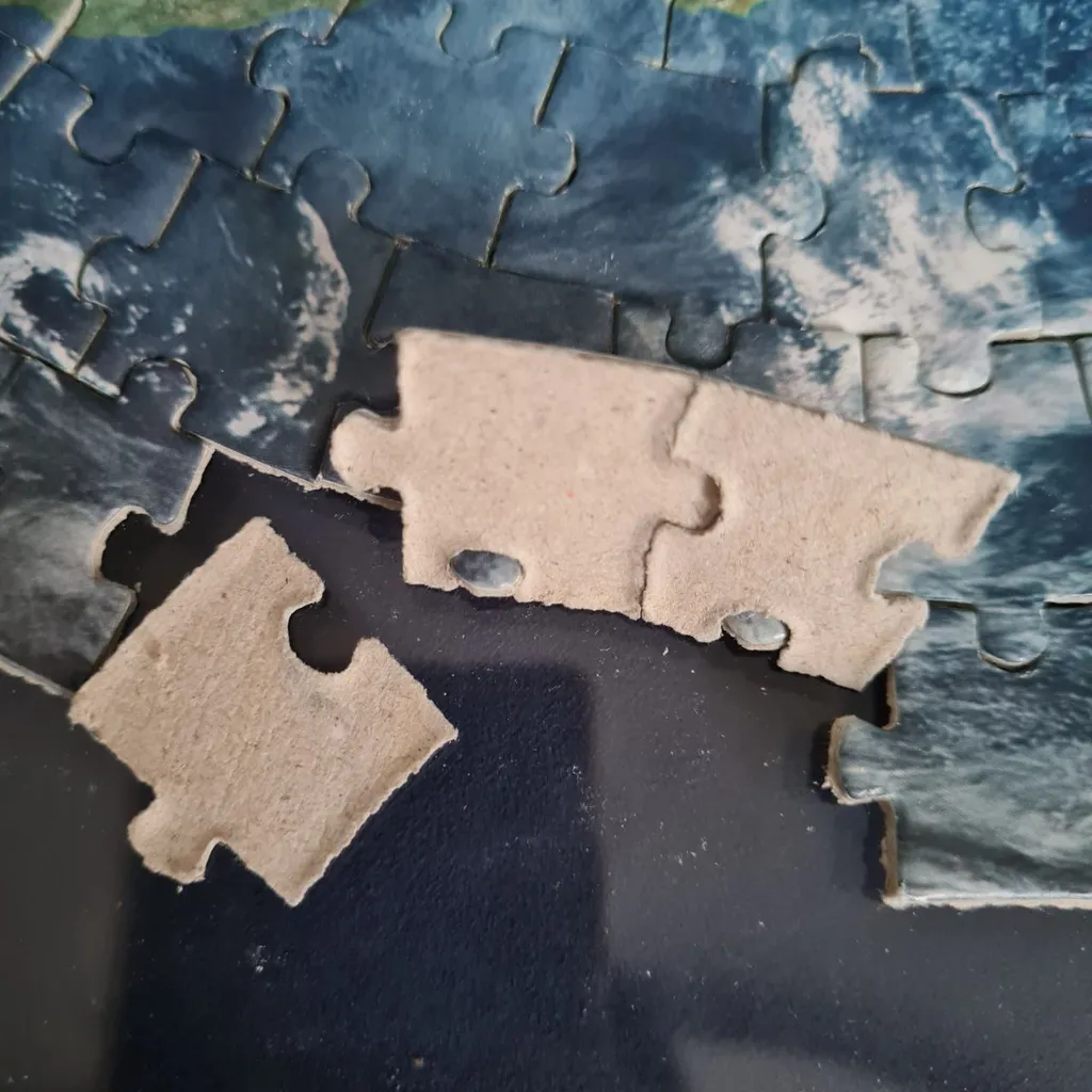 پازل 250 تکه فنسي مدل زمين طرح گرد