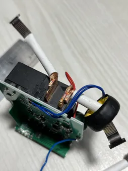 محافظ ولتاژ 63 آمپر لویول مدل PIYC-63