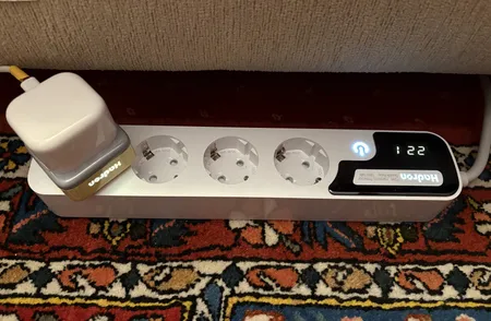 محافظ ولتاژ هارمونیک هادرون مدل P244