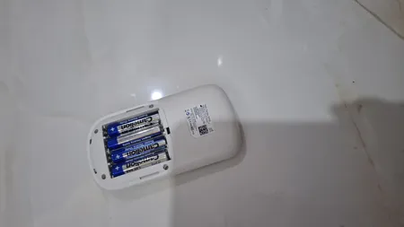 باتری نیم قلمی کملیون مدل Super Heavy Duty بسته 20 عددی