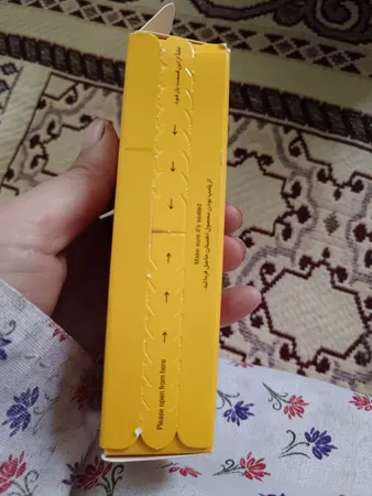 کرم ضدآفتاب و ضدلک بی‌رنگ لافارر مدل SPF30، مناسب پوست‌های چرب، حجم 40 میلی‌لیتر