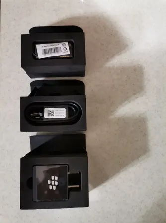 گوشی موبایل بلک بری مدل Evolve BBG100-1 دو سیم‌ کارت ظرفیت 64 گیگابایت