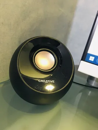 اسپیکر دسکتاپ کریتیو مدل Pebble