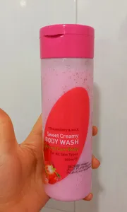 تجریه خرید شامپو بدن شون مدل Strawberry And Milk حجم 300 میلی لیتر