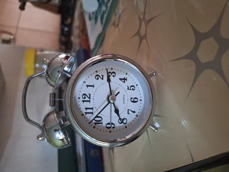 ساعت رومیزی مدل فلزی زنگ دار کد 001