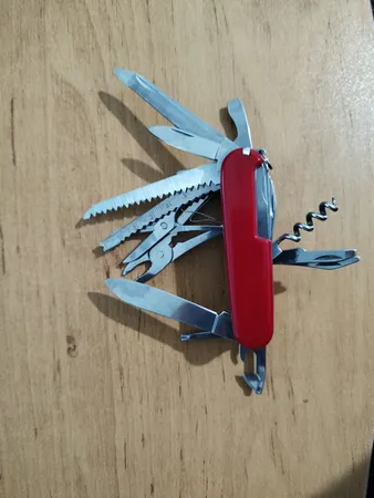 ابزار چندکاره سفری مدل 18 کاره