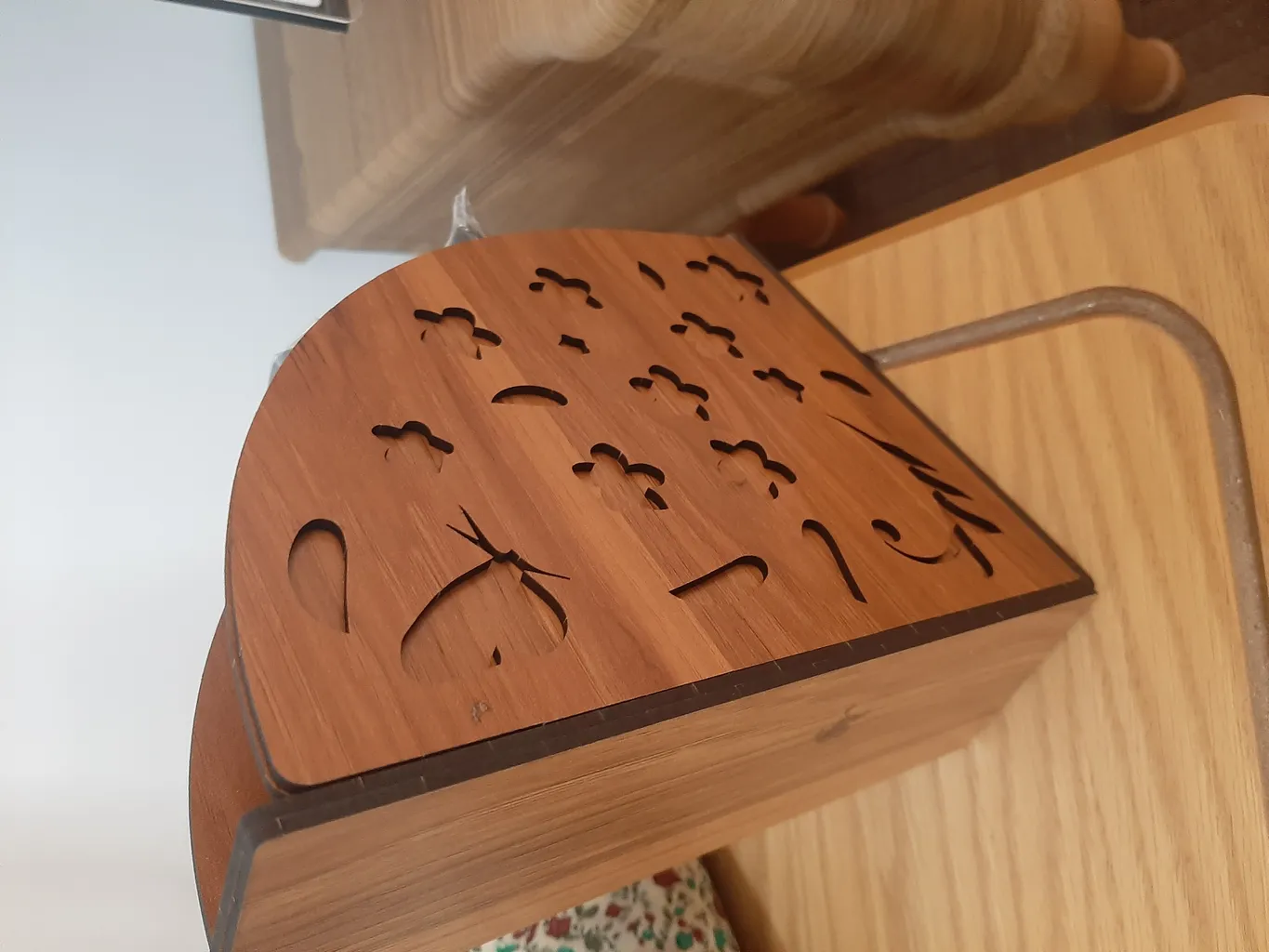 جا کنترلی اس ای دکور مدل گل 01 ظرفیت 6 عدد