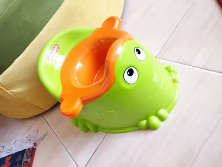 توالت فرنگی کودک آذران مدل قورباغه