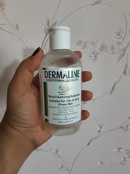 محلول پاک کننده صورت درمالاین مدل OILY SKIN حجم 250 میلی لیتر