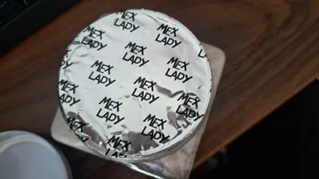 اسکراب لایه بردار پوست مکس لیدی مدل Rice حجم 300 میلی لیتر