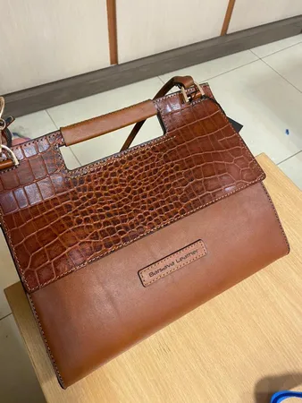 کیف رودوشی زنانه چرم بارثاوا مدل 1382