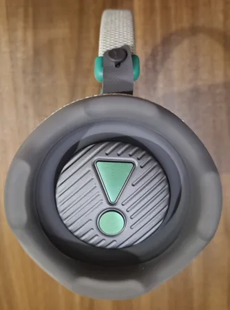 اسپیکر بلوتوثی قابل حمل جی بی ال مدل Charge 6