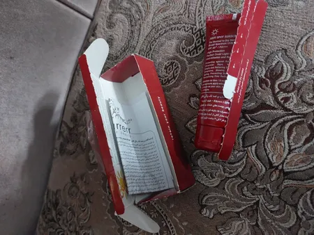 کرم ضدآفتاب و ضدلک رنگی لافارر مدل SPF40-Medium، مناسب پوست‌های خشک و معمولی، حجم 40 میلی‌لیتر