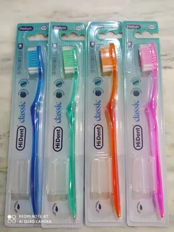 مسواک های دنت مدل 909 با برس متوسط مجموعه 4 عددی