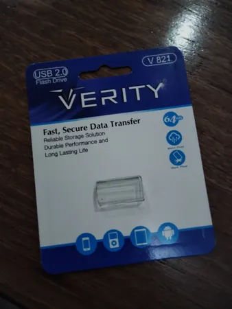 فلش مموری وریتی مدل V821 USB2.0 ظرفیت 64 گیگابایت