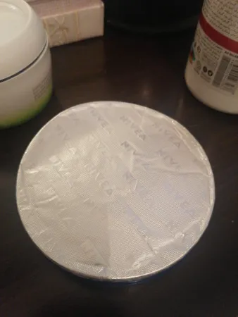 کرم مرطوب کننده نیوآ مدل فلزی حجم 150 میلی لیتر