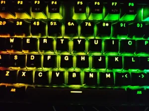 تجریه خرید کیبورد گیمینگ لاجی کی مدل K310B، سوییچ مکانیکال آبی، Full-Size، نورپردازی RGB