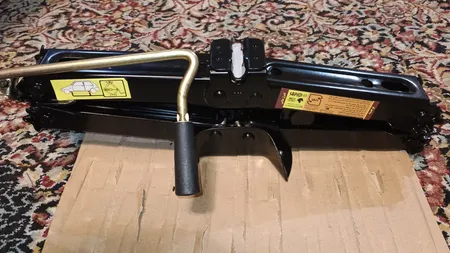 جک خودرو پرو کد JKHP-00779 ظرفیت 2 تن مناسب برای 206