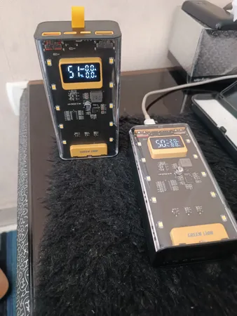 پاوربانک 20 وات گرین لاین مدل Transparent Pro ظرفیت 20000 میلی آمپر ساعت