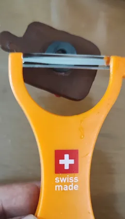 پوست کن کیساگ مدل Crossbow