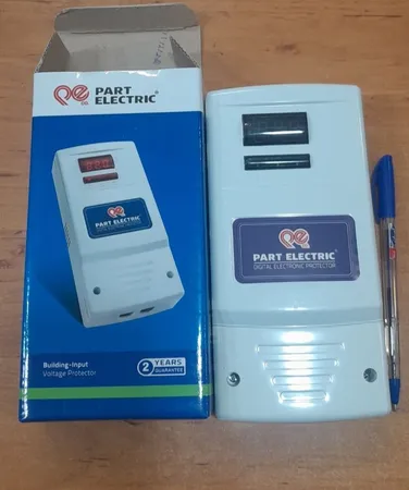 محافظ ولتاژ پارت الکتریک مدل PE-1800