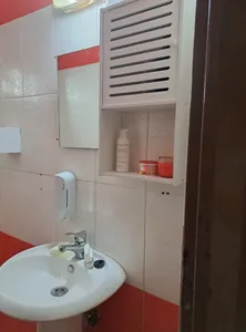 تجریه خرید باکس حمام خونه خاص مدل طاقچه دار