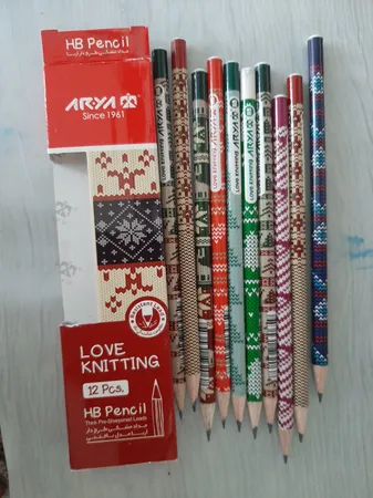 مداد مشکی آریا مدل LOVE KNITTING کد A5 بسته 12 عددی