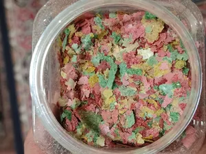 تجریه خرید غذای پولکی ماهی کد L104 وزن 100 گرم