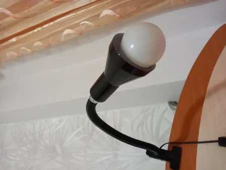 چراغ مطالعه صنایع‌ کریم‌ زاده مدل گیره ای کد CL-115