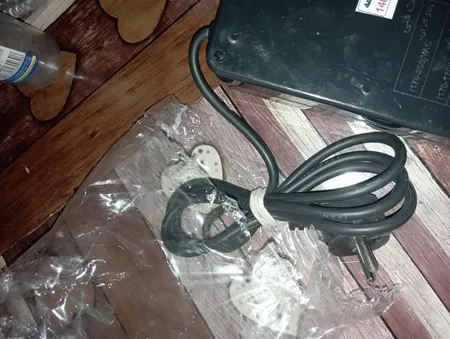 محافظ ولتاژ و چند راهی برق بالاس نور مدل WT-4