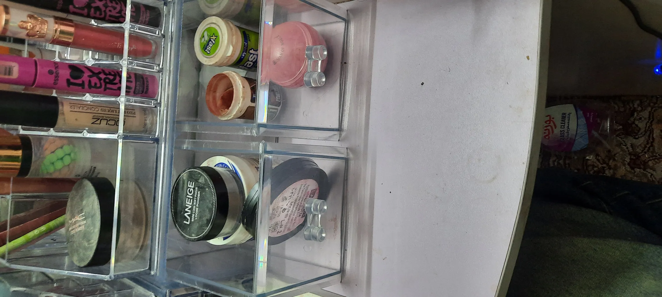 استند لوازم آرایشی مدل 06