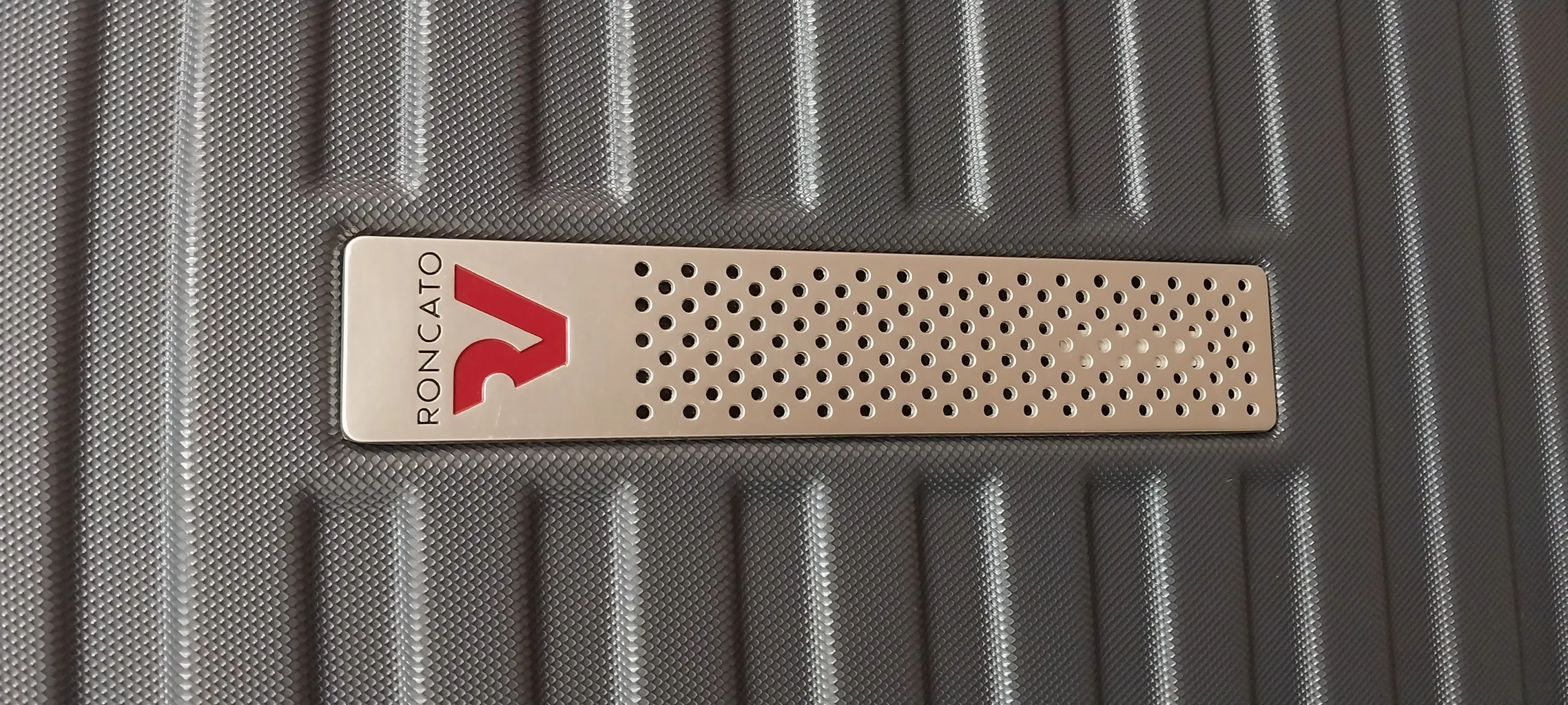 مجموعه سه عددی چمدان رونکاتو مدل  VEGA کد 423430