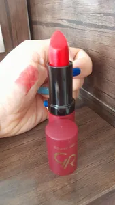 تجریه خرید رژ لب گلدن رز مدل velvet شماره 35