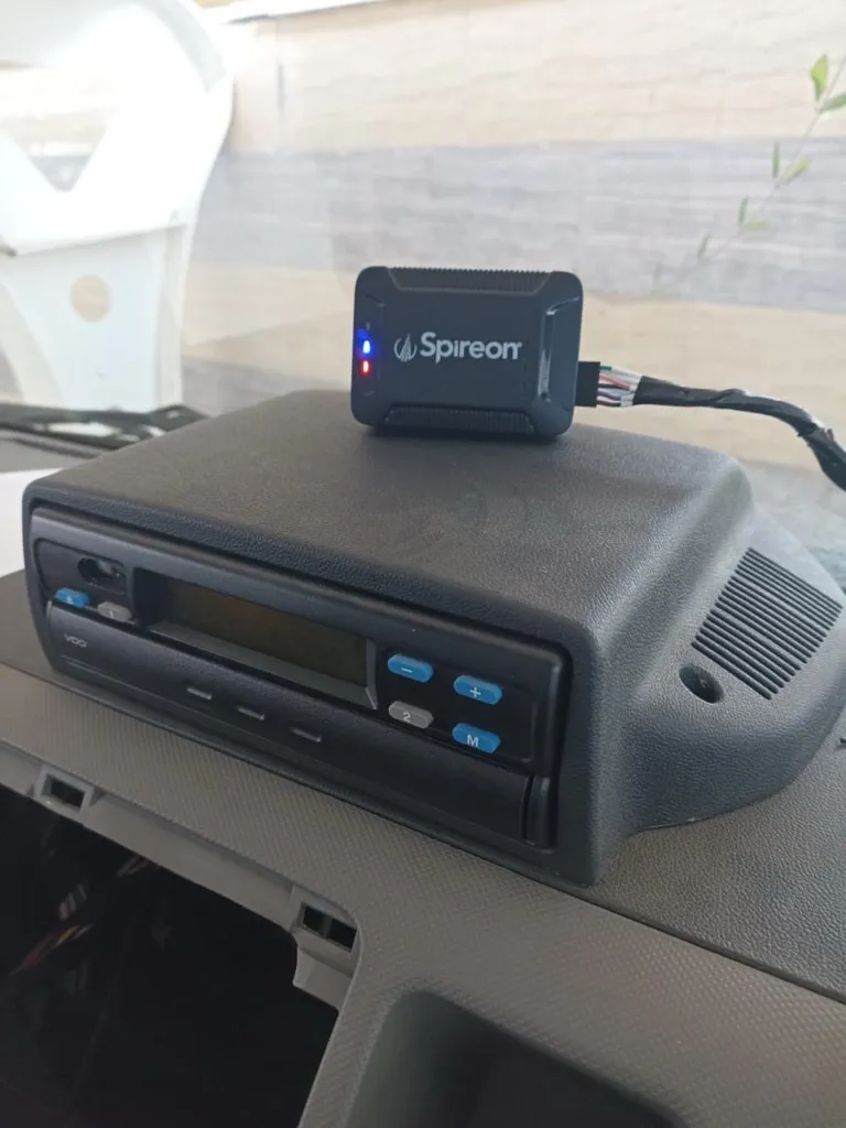 ردیاب خودرو اسپیرون مدل premium