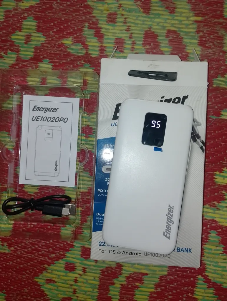 پاوربانک انرجایزر مدل UE10020PQ ظرفیت 10000 میلی آمپرساعت