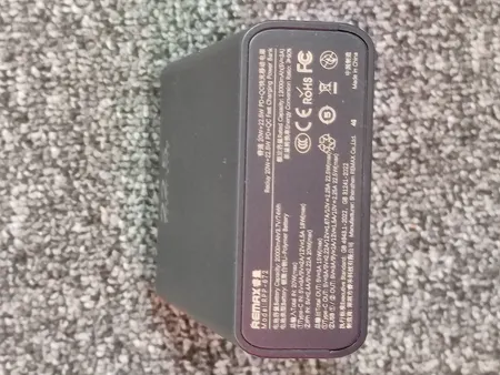 پاوربانک ریمکس مدل RPP-672 ظرفیت 20000 میلی آمپر ساعت