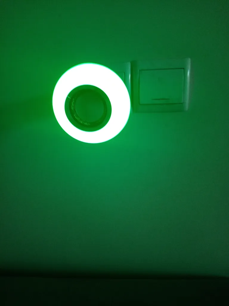 لامپ و اسپیکر بلوتوث هوشمند کد Smart LED Music Bulb