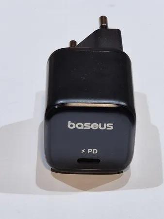 شارژر دیواری 45 وات بیسوس مدل PicoGo 45W