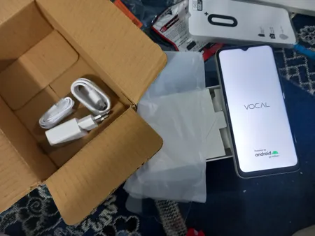 گوشی موبایل وکال مدل V0 Plus دو سیم کارت ظرفیت 64 گیگابایت و رم 3 گیگابایت