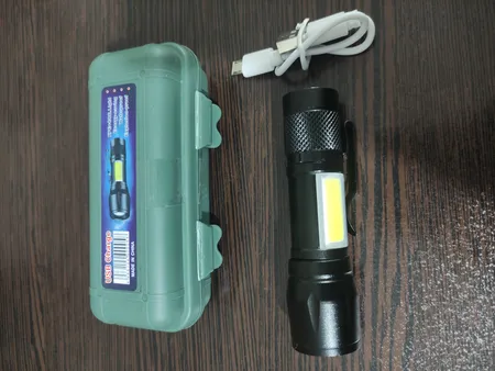 چراغ قوه دستی مدل پلیس با نور مهتابی